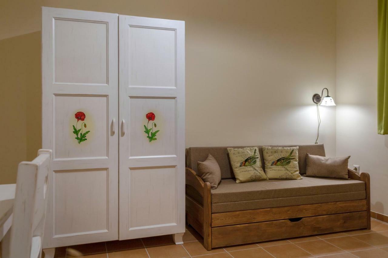 Balzsam Apartmanhaz ฮอร์กานี ภายนอก รูปภาพ