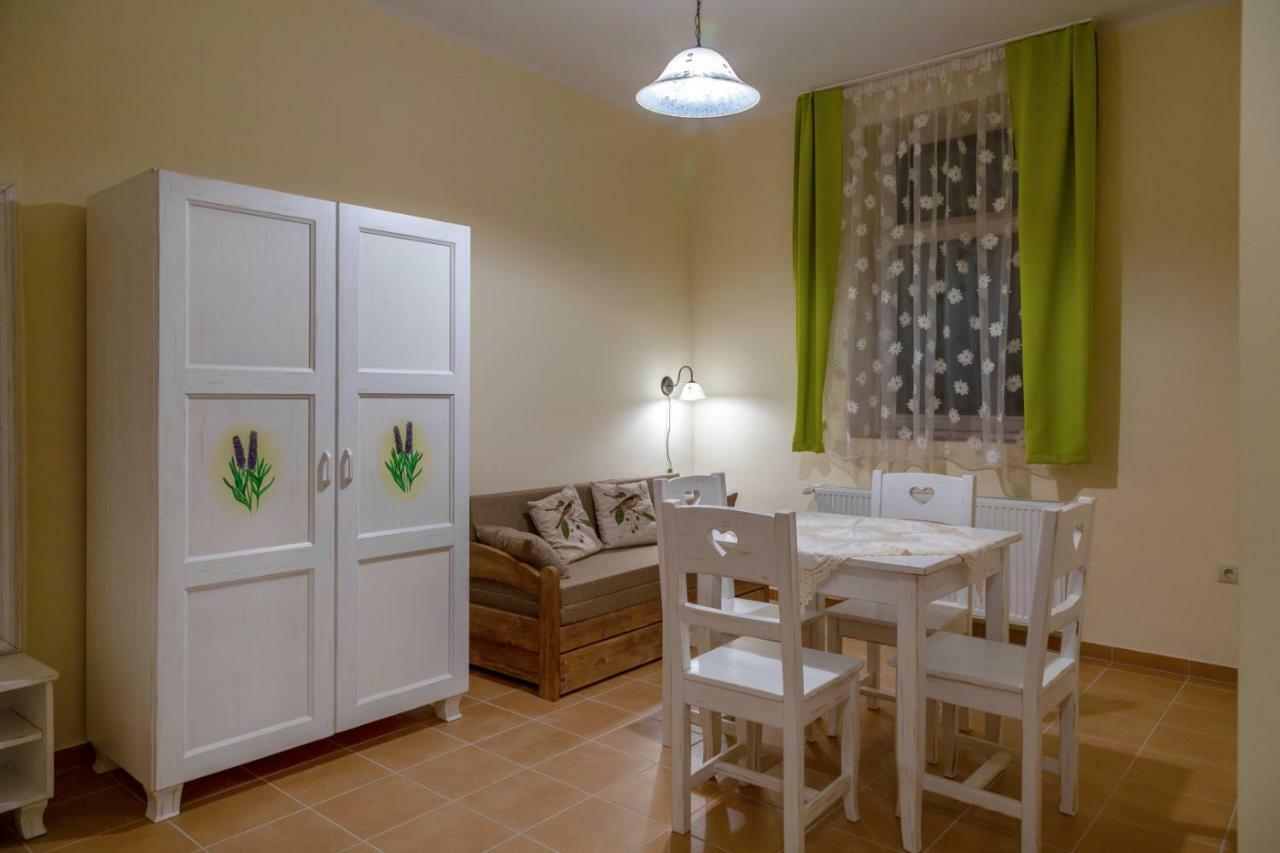 Balzsam Apartmanhaz ฮอร์กานี ภายนอก รูปภาพ