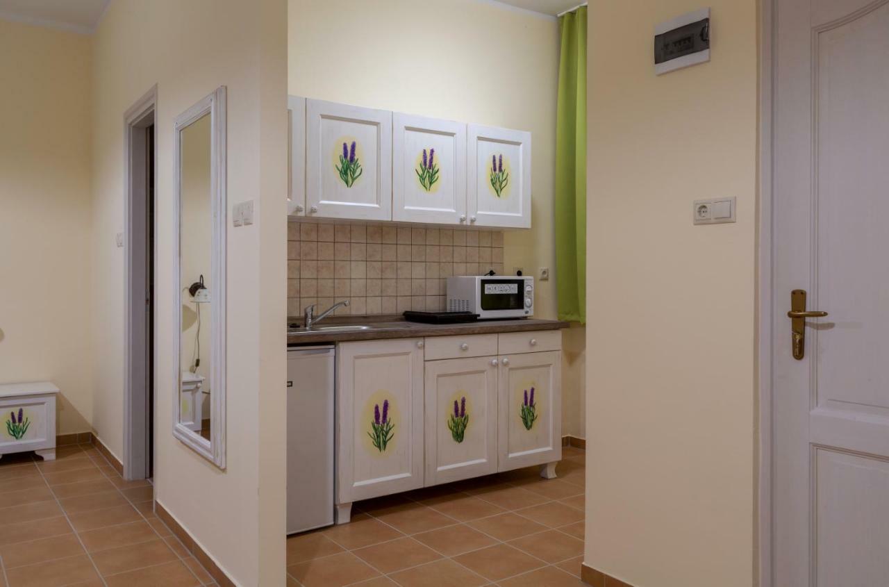 Balzsam Apartmanhaz ฮอร์กานี ภายนอก รูปภาพ