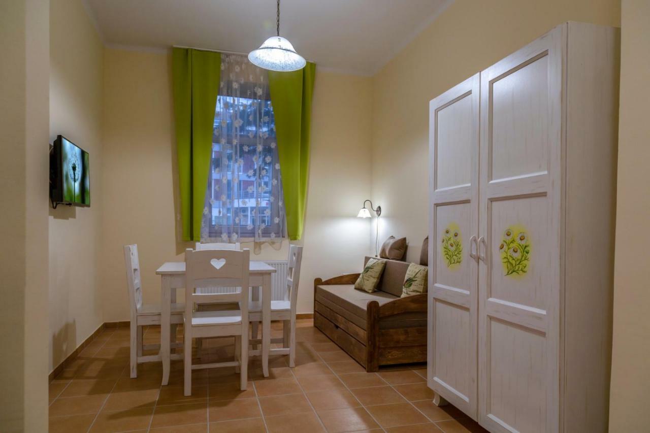 Balzsam Apartmanhaz ฮอร์กานี ภายนอก รูปภาพ